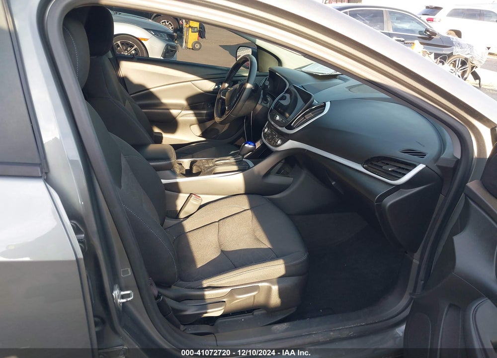 2017 CHEVROLET VOLT VIN: 1G1RC6S5XHU108200