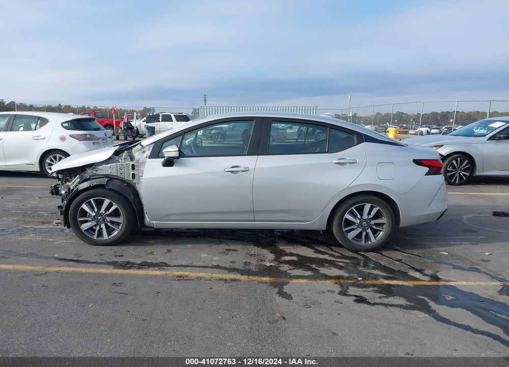 2020 NISSAN VERSA SV XTRONIC CVT VIN: 3N1CN8EV4LL807567