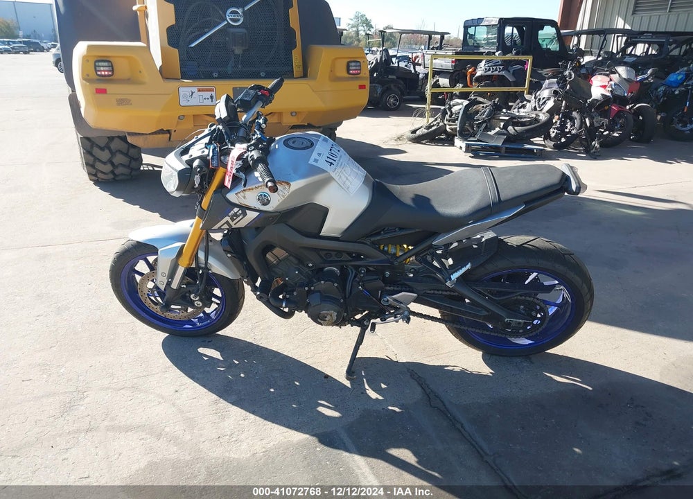 2015 YAMAHA FZ09 VIN: JYARN33E4FA007193