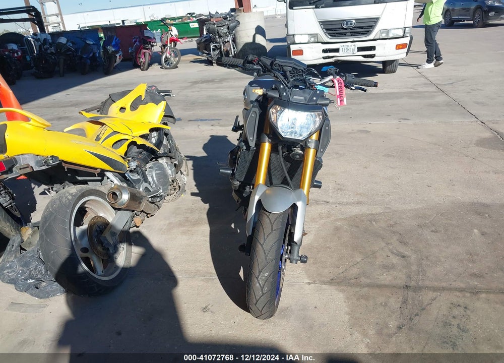 2015 YAMAHA FZ09 VIN: JYARN33E4FA007193