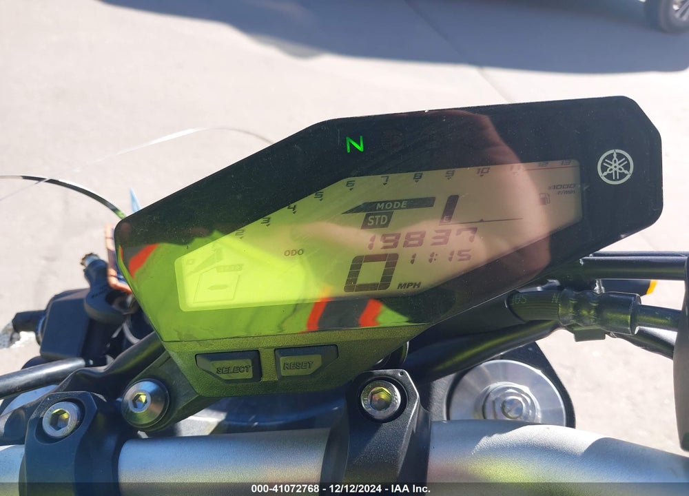 2015 YAMAHA FZ09 VIN: JYARN33E4FA007193