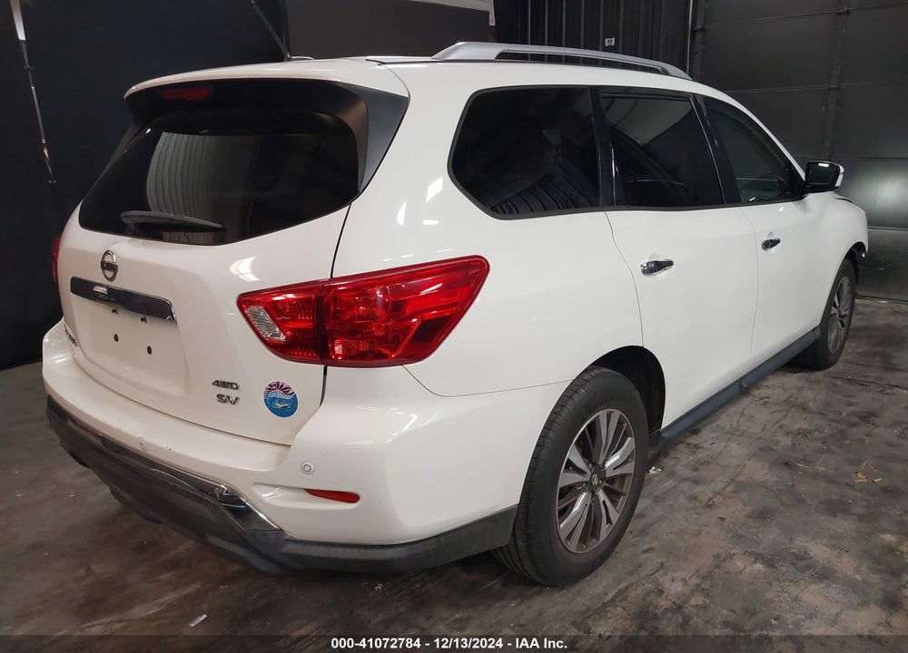 2017 NISSAN PATHFINDER VIN: 5N1DR2MM0HC648055