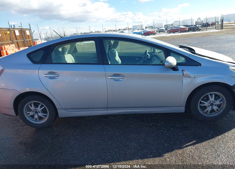 2011 TOYOTA PRIUS TWO VIN: JTDKN3DU4B0305495