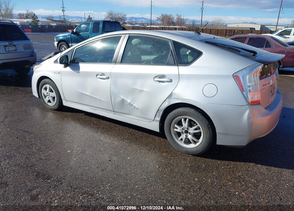 2011 TOYOTA PRIUS TWO VIN: JTDKN3DU4B0305495