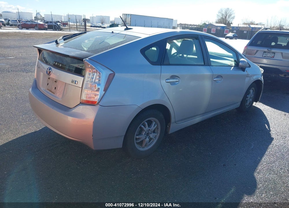 2011 TOYOTA PRIUS TWO VIN: JTDKN3DU4B0305495