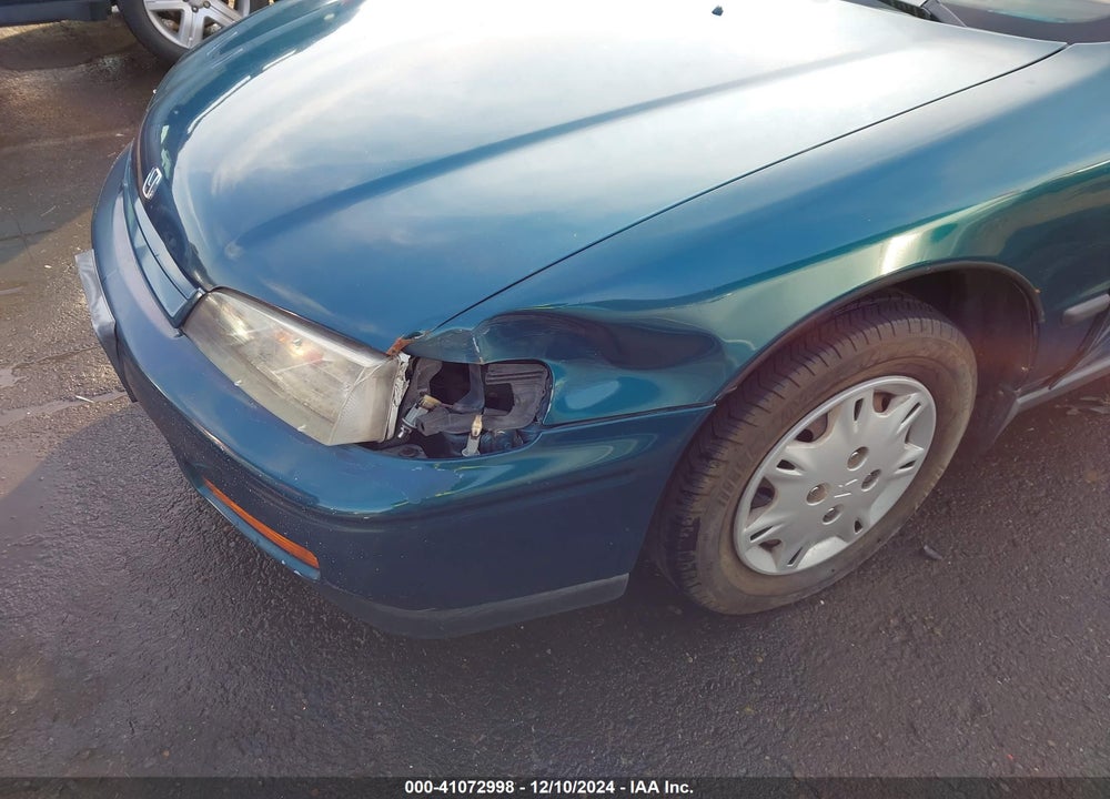 1995 HONDA ACCORD LX VIN: 1HGCD7239SA018318
