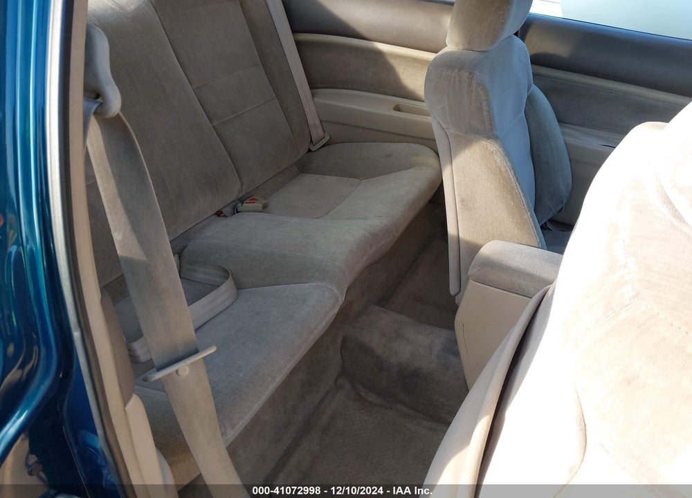 1995 HONDA ACCORD LX VIN: 1HGCD7239SA018318