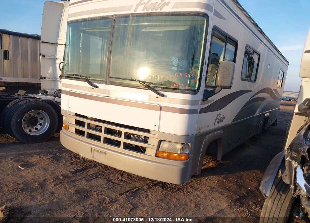 1999 WORKHORSE CUSTOM CHASSIS MOTORHOME CHASSIS P3500 VIN: 5B4LP37J9X3311305