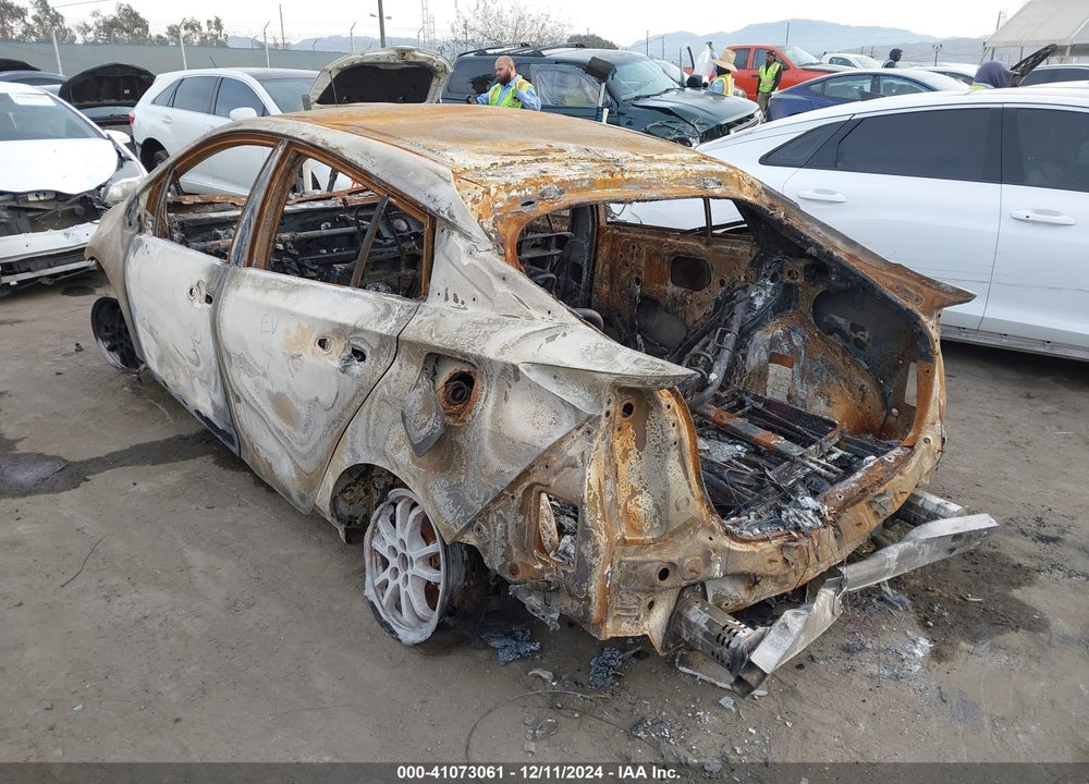 2018 TOYOTA PRIUS VIN: JTDKARFUXJ3061909