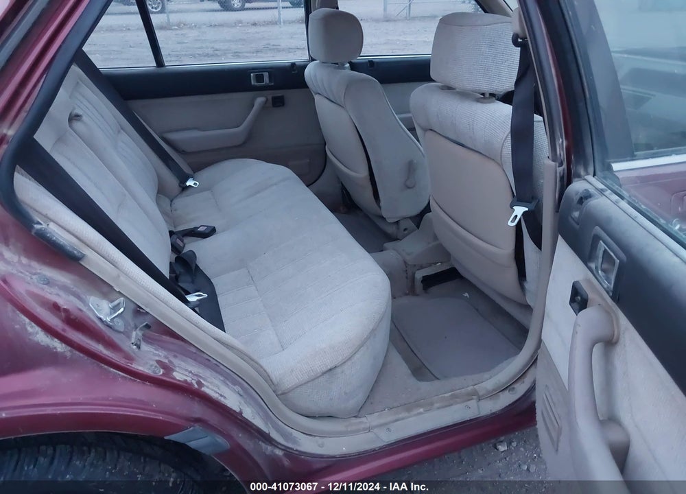1989 HONDA ACCORD LXI VIN: 1HGCA564XKA086143