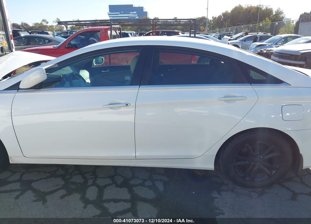 2013 HYUNDAI SONATA GLS VIN: 5NPEB4AC4DH772400