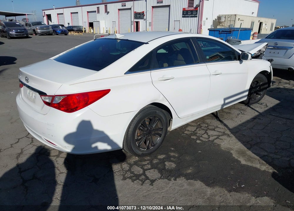 2013 HYUNDAI SONATA GLS VIN: 5NPEB4AC4DH772400