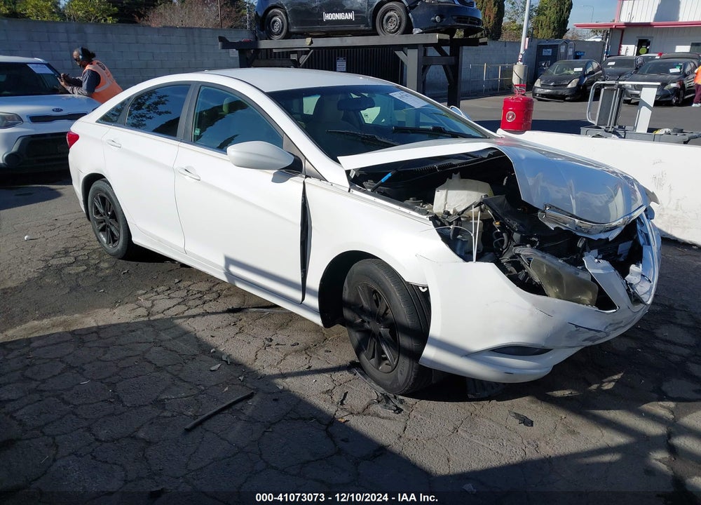 2013 HYUNDAI SONATA GLS VIN: 5NPEB4AC4DH772400