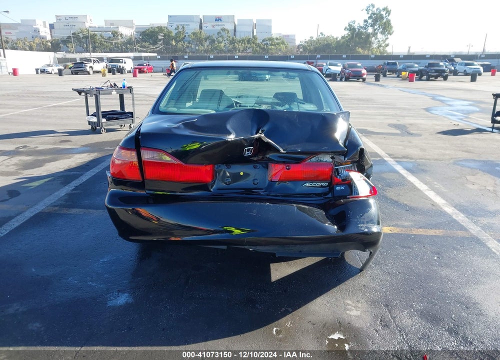 1998 HONDA ACCORD EX VIN: 1HGCG6672WA061113