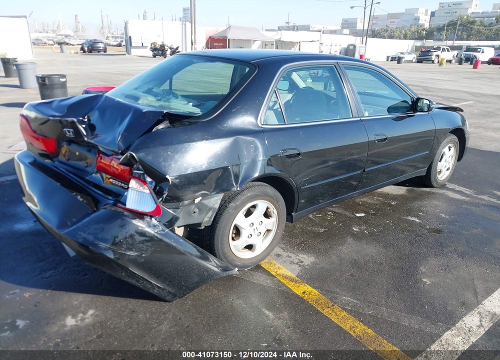 1998 HONDA ACCORD EX VIN: 1HGCG6672WA061113