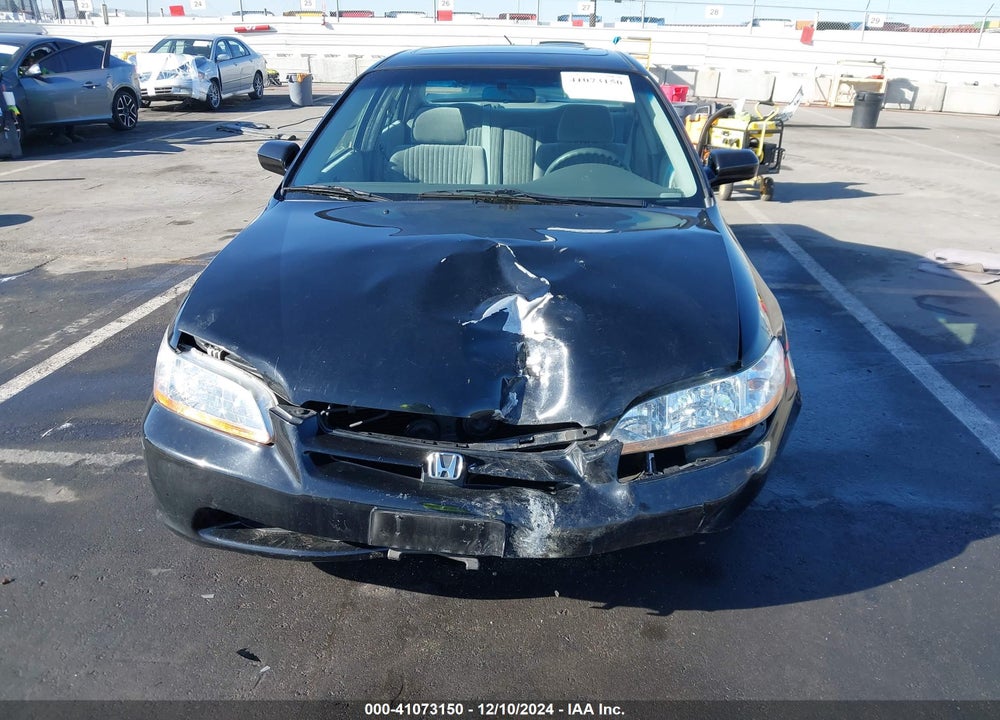 1998 HONDA ACCORD EX VIN: 1HGCG6672WA061113