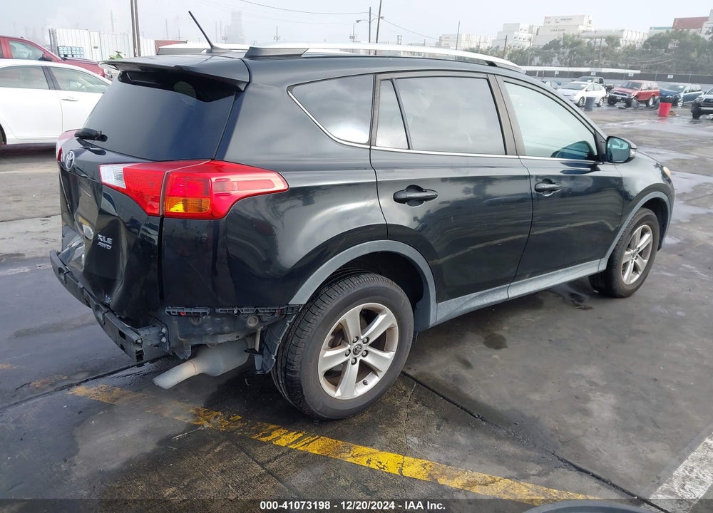 2015 TOYOTA RAV4 XLE VIN: 2T3RFREV5FW331904