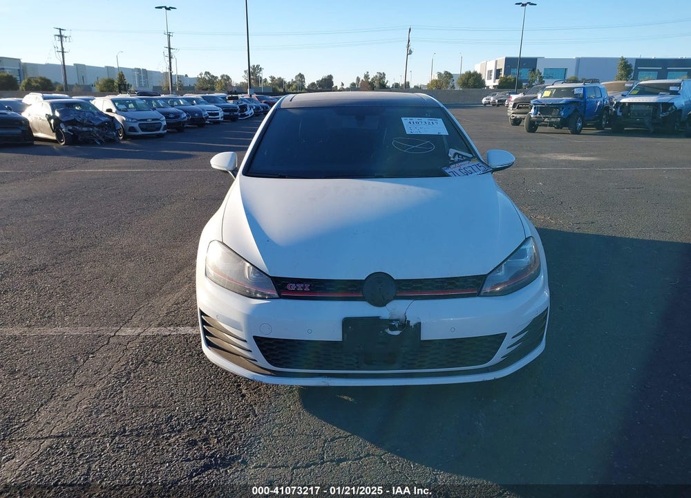 2015 VOLKSWAGEN GOLF GTI 2.0T SE W/PERFORMANCE PACKAGE 4-DOOR VIN: 3VW547AU1FM104780