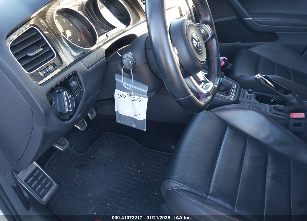 2015 VOLKSWAGEN GOLF GTI 2.0T SE W/PERFORMANCE PACKAGE 4-DOOR VIN: 3VW547AU1FM104780
