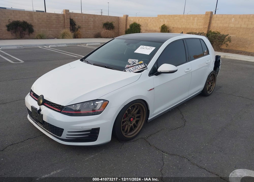 2015 VOLKSWAGEN GOLF GTI 2.0T SE W/PERFORMANCE PACKAGE 4-DOOR VIN: 3VW547AU1FM104780