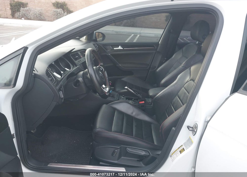 2015 VOLKSWAGEN GOLF GTI 2.0T SE W/PERFORMANCE PACKAGE 4-DOOR VIN: 3VW547AU1FM104780