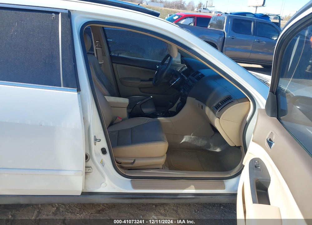 2005 HONDA ACCORD 2.4 LX VIN: 1HGCM56415L000539