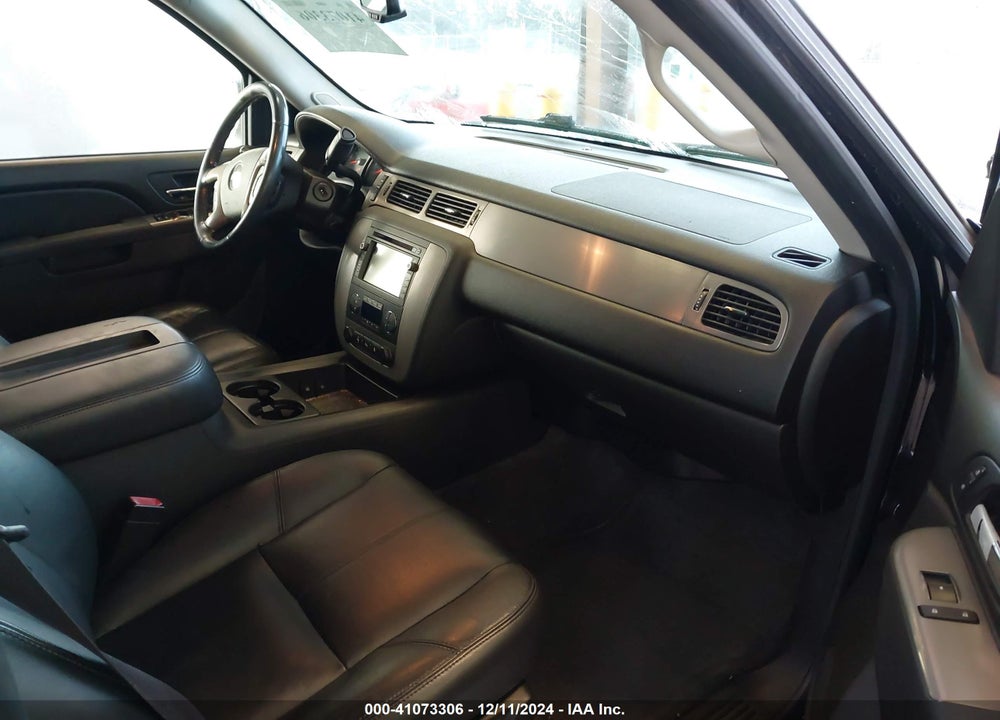 2010 CHEVROLET TAHOE LT VIN: 1GNUKBE03AR181938