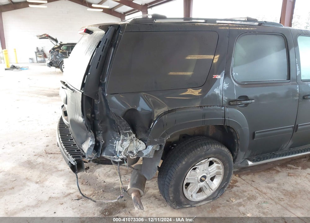 2010 CHEVROLET TAHOE LT VIN: 1GNUKBE03AR181938