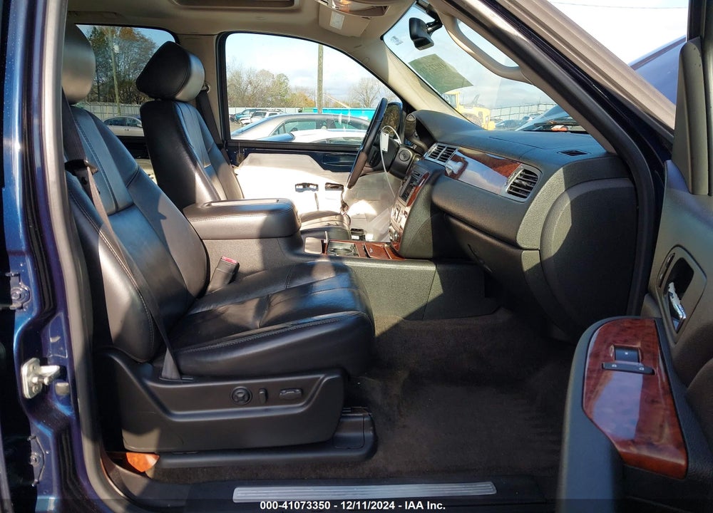 2008 CHEVROLET SUBURBAN 1500 LTZ VIN: 1GNFK16328R103303