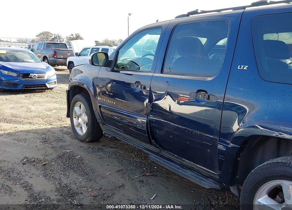2008 CHEVROLET SUBURBAN 1500 LTZ VIN: 1GNFK16328R103303