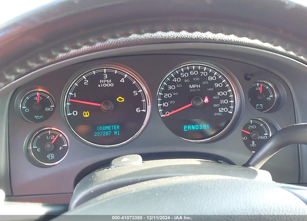 2008 CHEVROLET SUBURBAN 1500 LTZ VIN: 1GNFK16328R103303