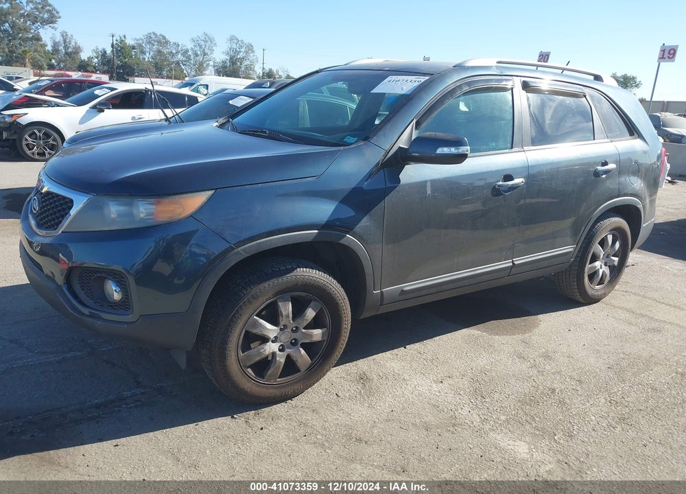 2011 KIA SORENTO LX VIN: 5XYKT3A15BG001764