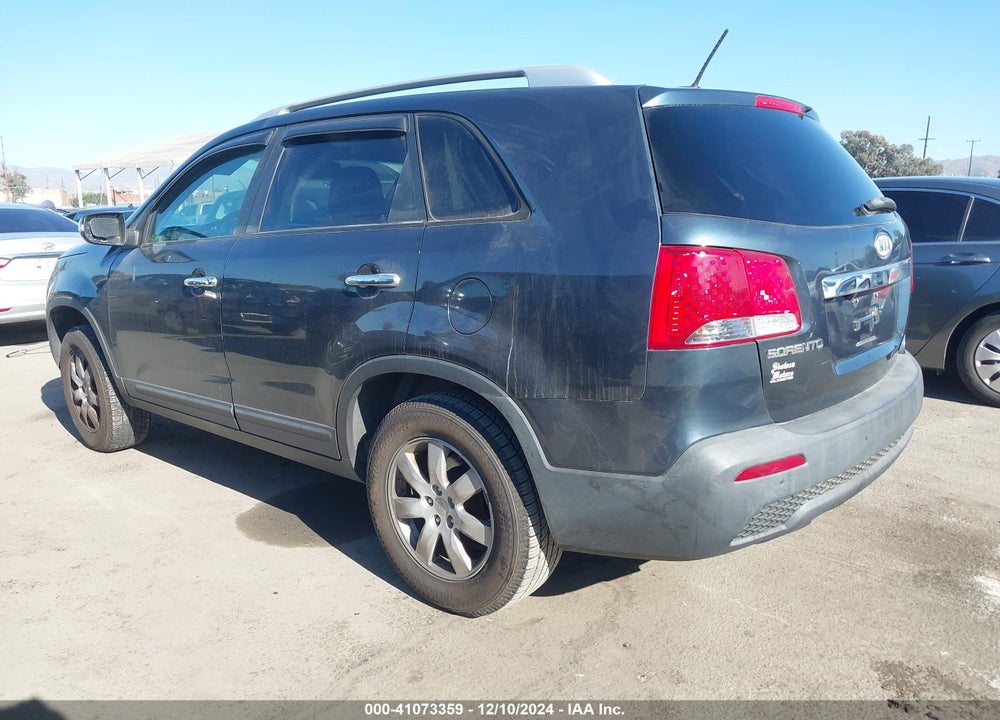 2011 KIA SORENTO LX VIN: 5XYKT3A15BG001764