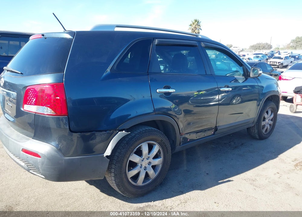2011 KIA SORENTO LX VIN: 5XYKT3A15BG001764