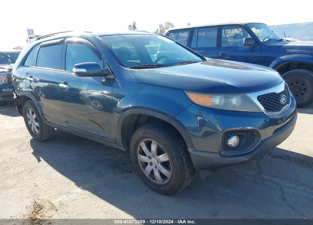 2011 KIA SORENTO LX VIN: 5XYKT3A15BG001764