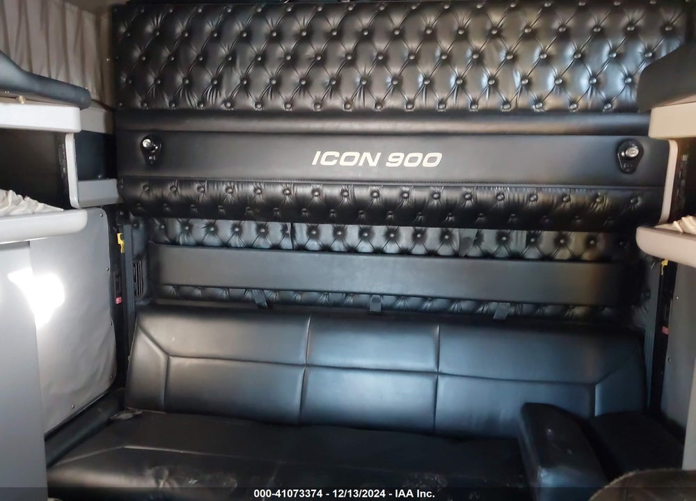 2018 KENWORTH W900 VIN: 1XKWD49X6JR209914