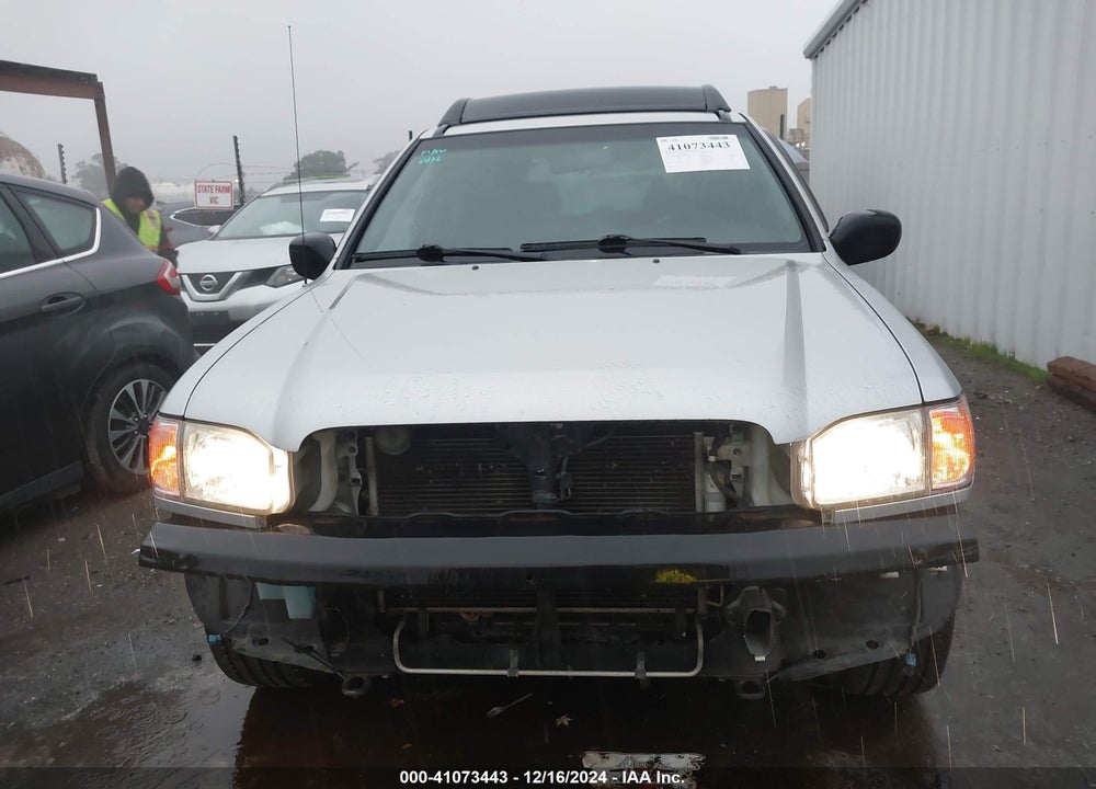 2004 NISSAN PATHFINDER SE VIN: JN8DR09X94W808426