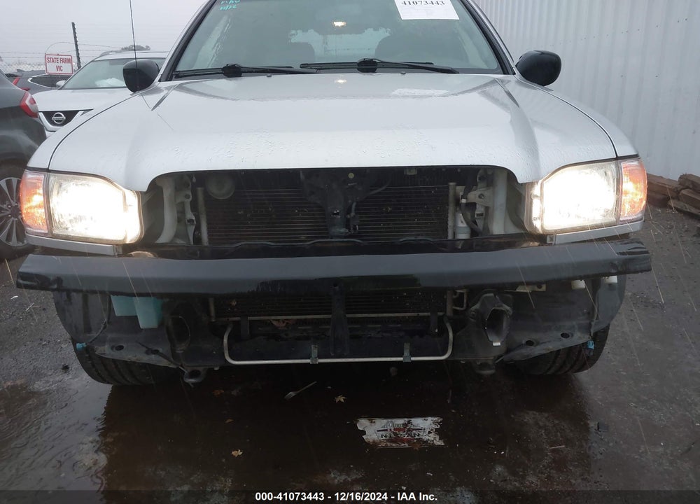 2004 NISSAN PATHFINDER SE VIN: JN8DR09X94W808426