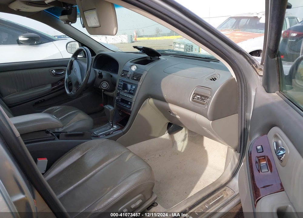 2000 INFINITI I30 LUXURY/TOURING VIN: JNKCA31A8YT125789