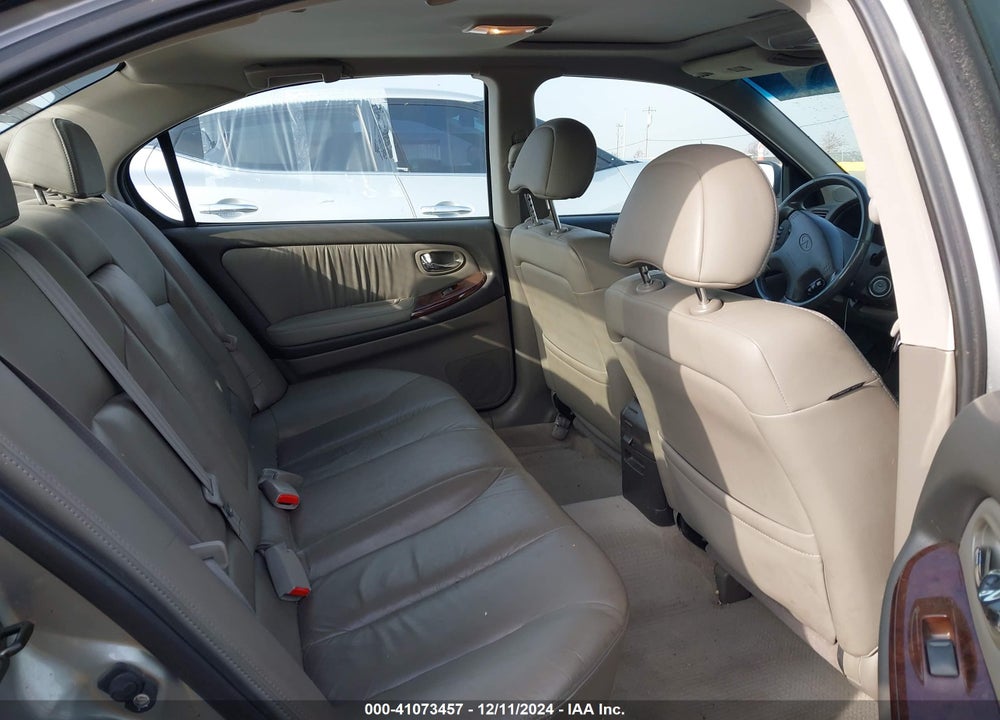 2000 INFINITI I30 LUXURY/TOURING VIN: JNKCA31A8YT125789