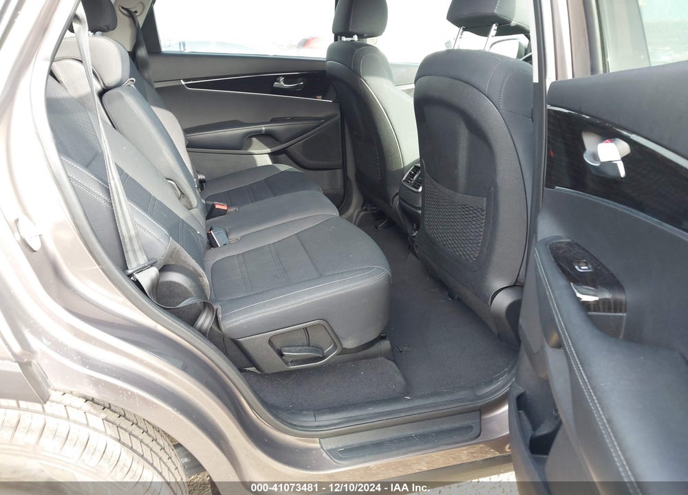 2019 KIA SORENTO 2.4L LX VIN: 5XYPG4A33KG548128