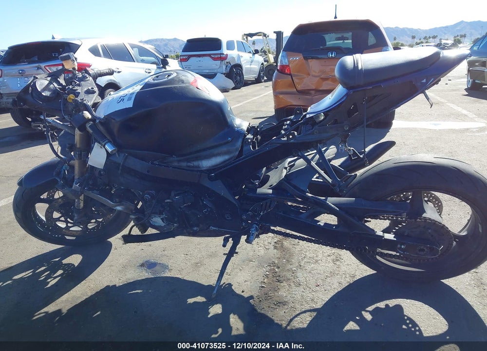 2006 SUZUKI GSX-R1000 VIN: JS1GT76A862105746