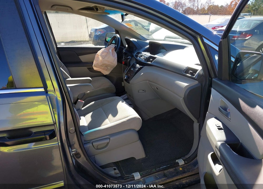 2011 HONDA ODYSSEY LX VIN: 5FNRL5H2XBB022240