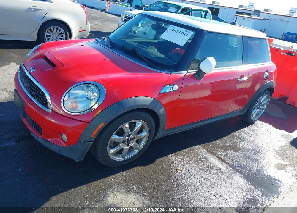 2008 MINI COOPER S VIN: WMWMF73598TV37182