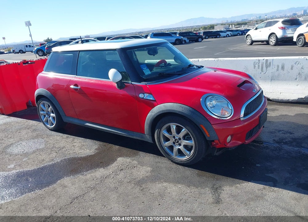 2008 MINI COOPER S VIN: WMWMF73598TV37182