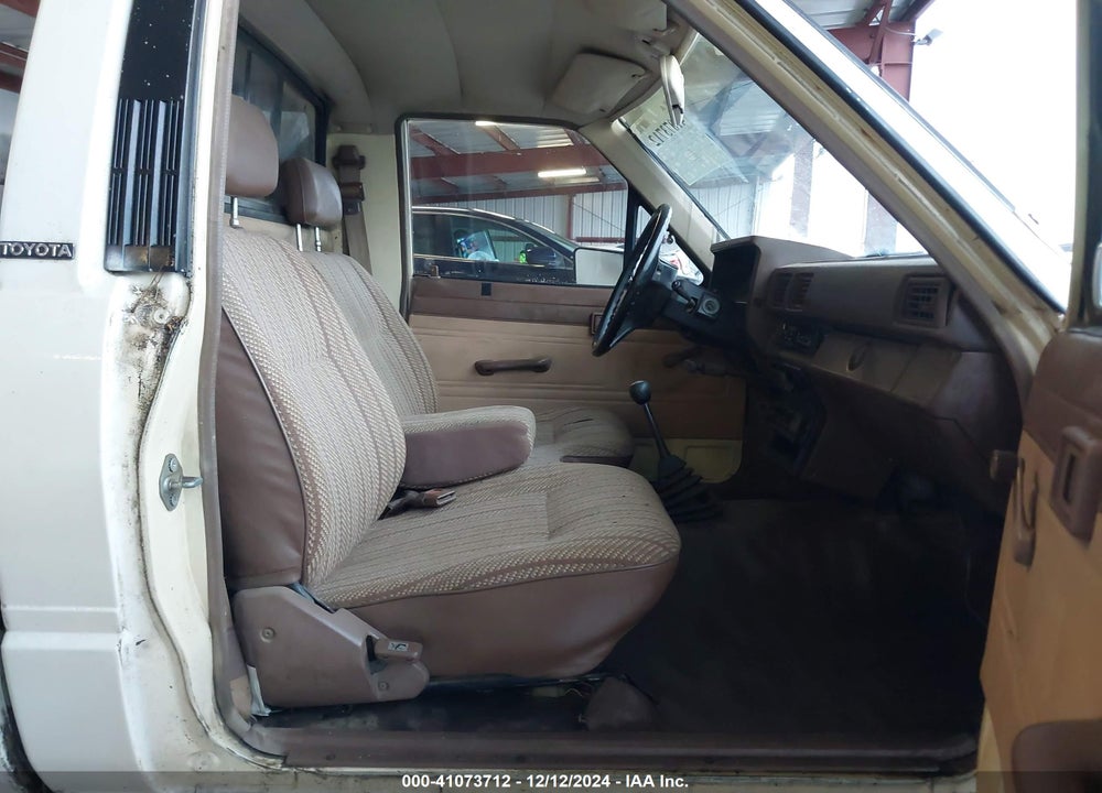 1985 TOYOTA PICKUP 1/2 TON RN55 DLX VIN: JT4RN55D1F0125955