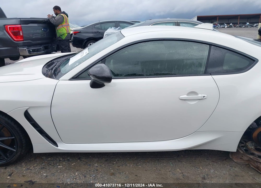 2024 TOYOTA GR86 PREMIUM VIN: JF1ZNBE10R9753452