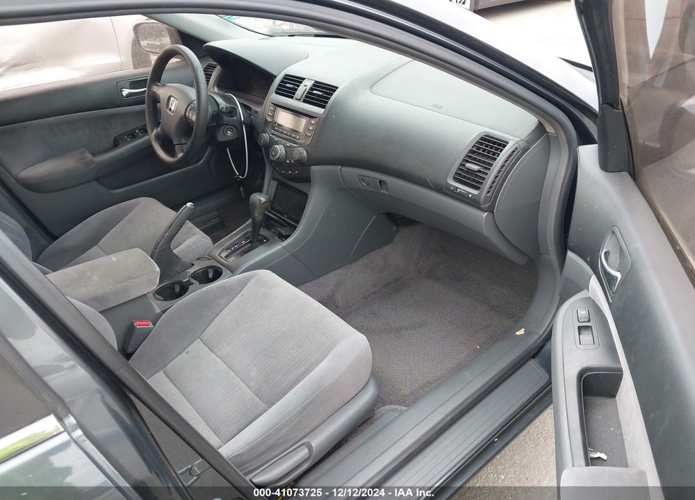 2005 HONDA ACCORD 2.4 LX VIN: JHMCM564X5C002027