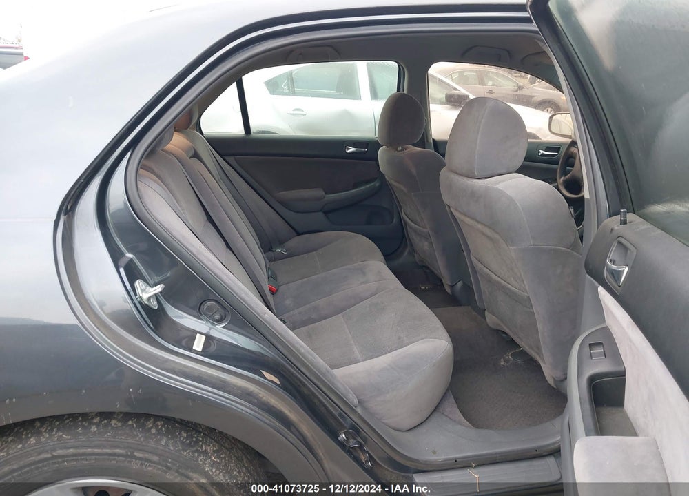 2005 HONDA ACCORD 2.4 LX VIN: JHMCM564X5C002027