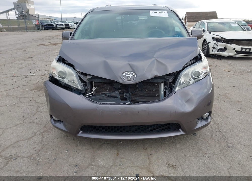 2011 TOYOTA SIENNA XLE V6 VIN: 5TDYK3DC8BS015848